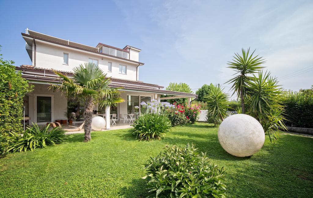 Hotel Country House La Radice Civitanova Marche Kültér fotó